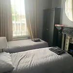 Bumble Bee Lodge